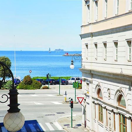 Youme Design Place Hotel Trieste Extérieur photo